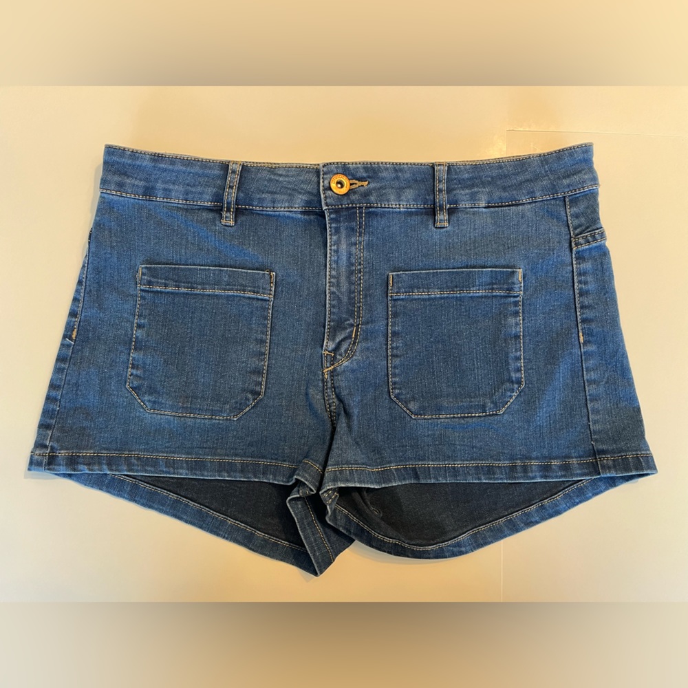 H&M Divided Jegging Style Shorts